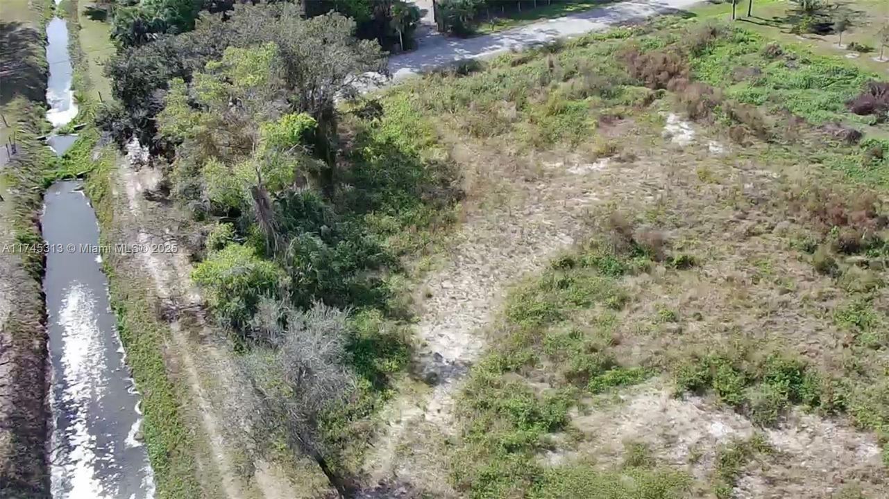 Vendido Recientemente: $285,000 (1.48 acres)