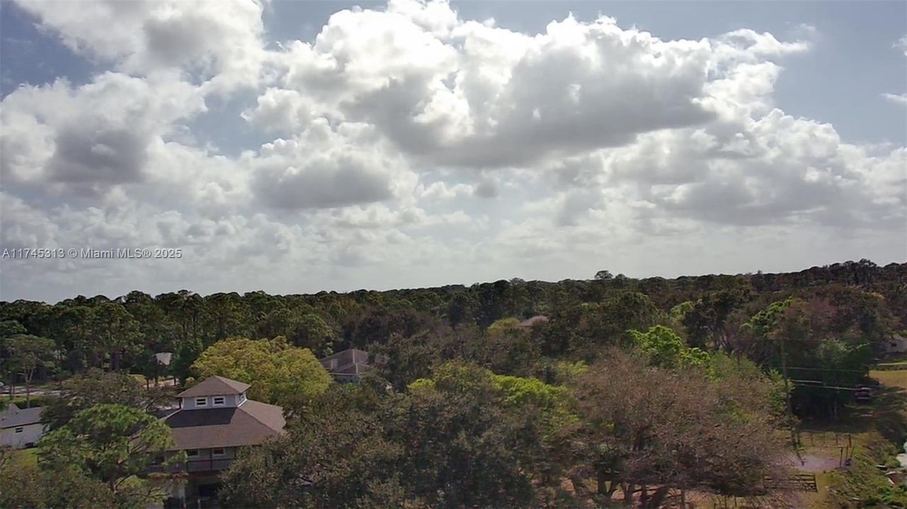 Vendido Recientemente: $285,000 (1.48 acres)