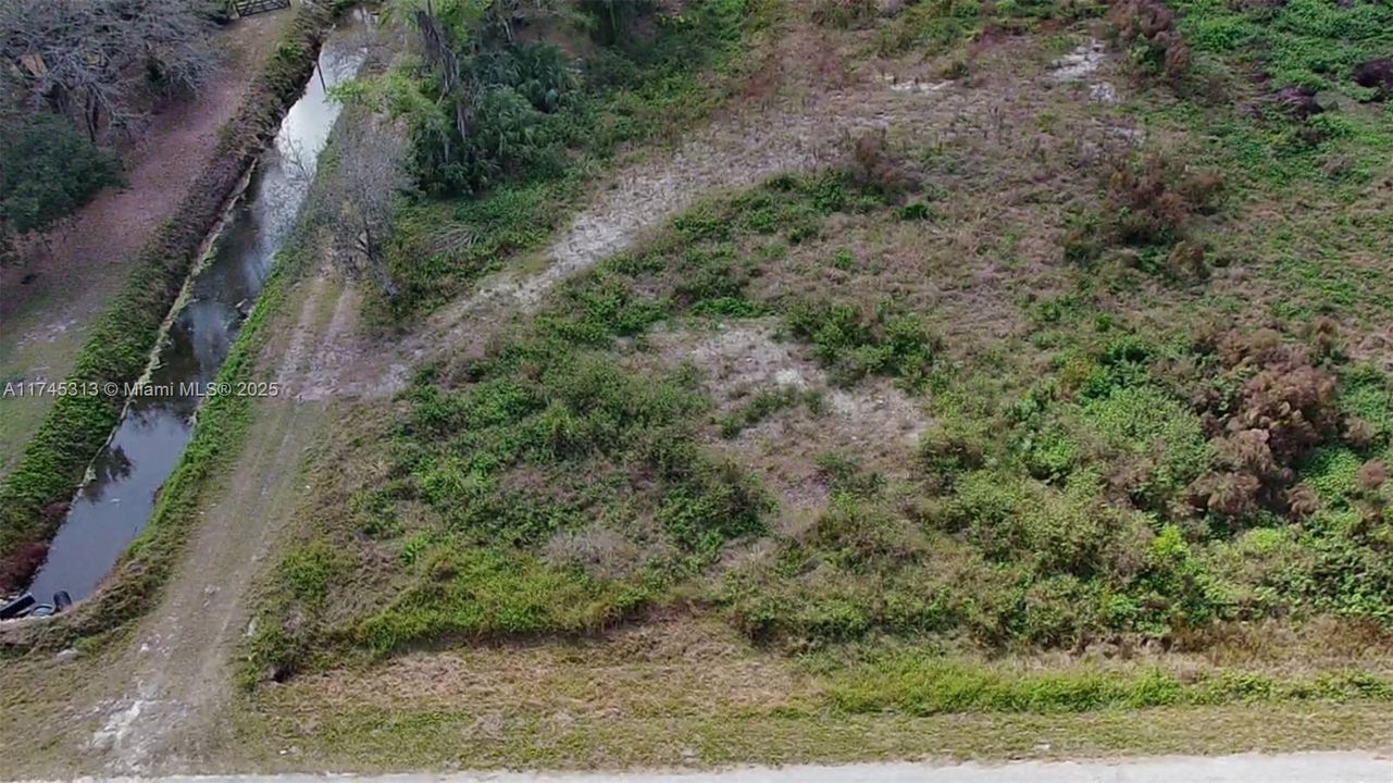 Vendido Recientemente: $285,000 (1.48 acres)