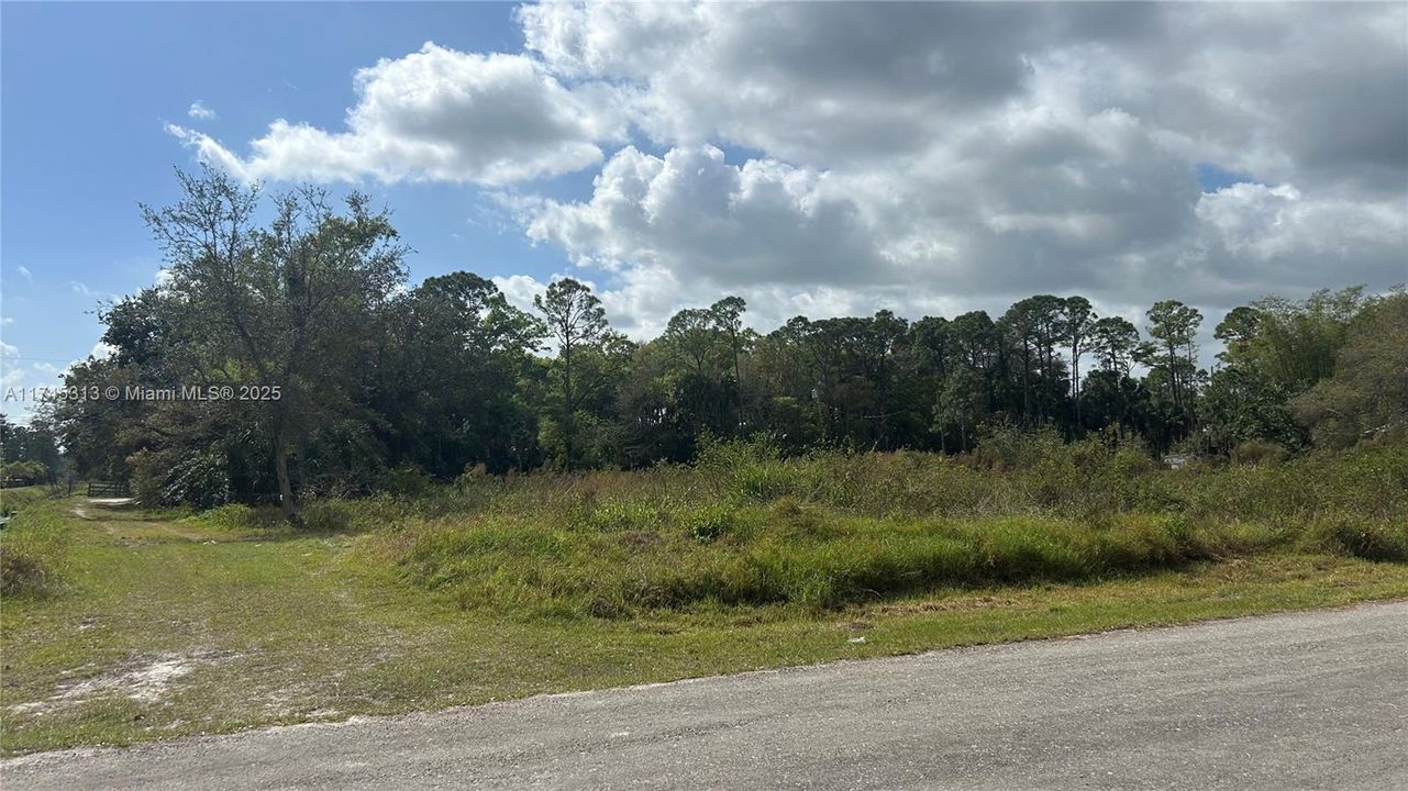 Vendido Recientemente: $285,000 (1.48 acres)