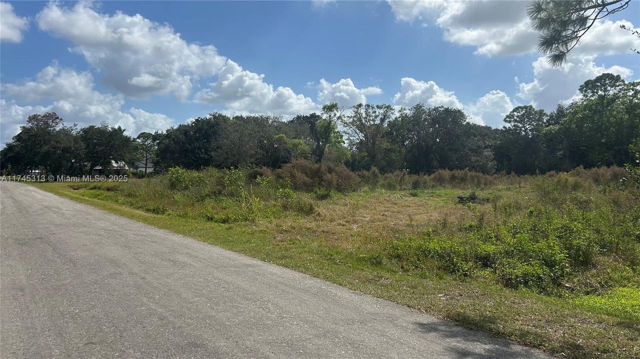 Vendido Recientemente: $285,000 (1.48 acres)