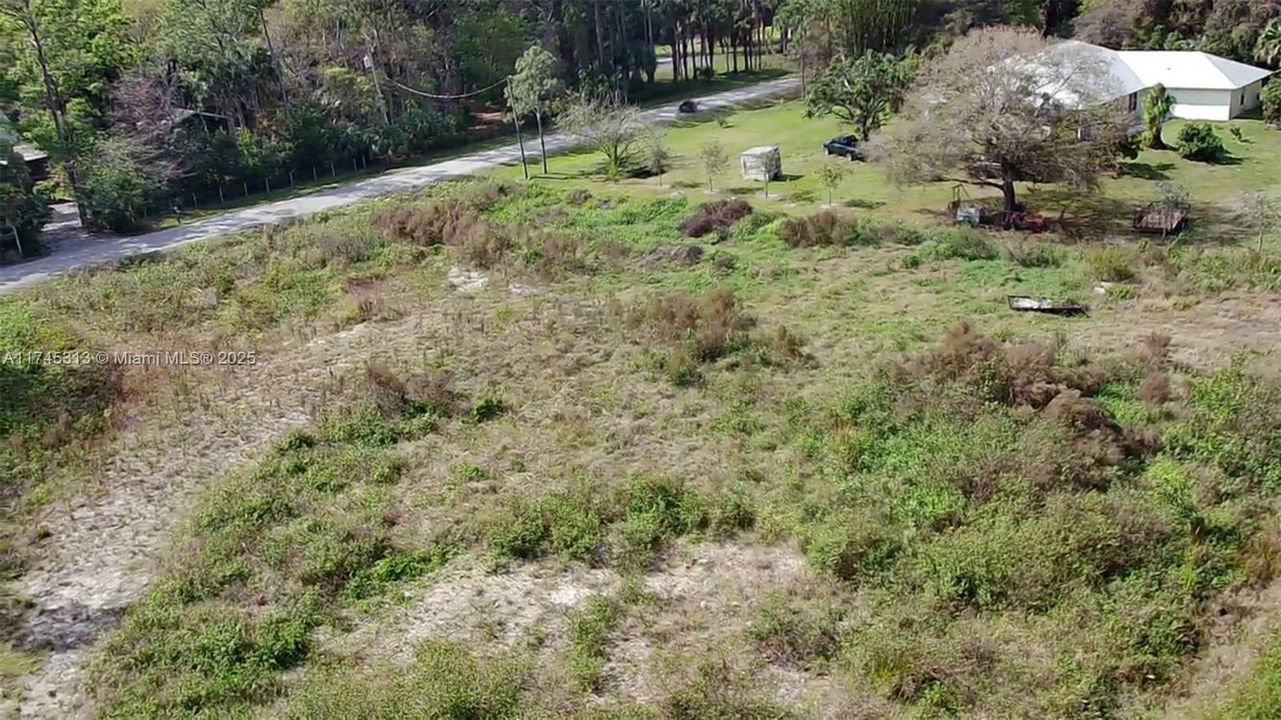 Vendido Recientemente: $285,000 (1.48 acres)