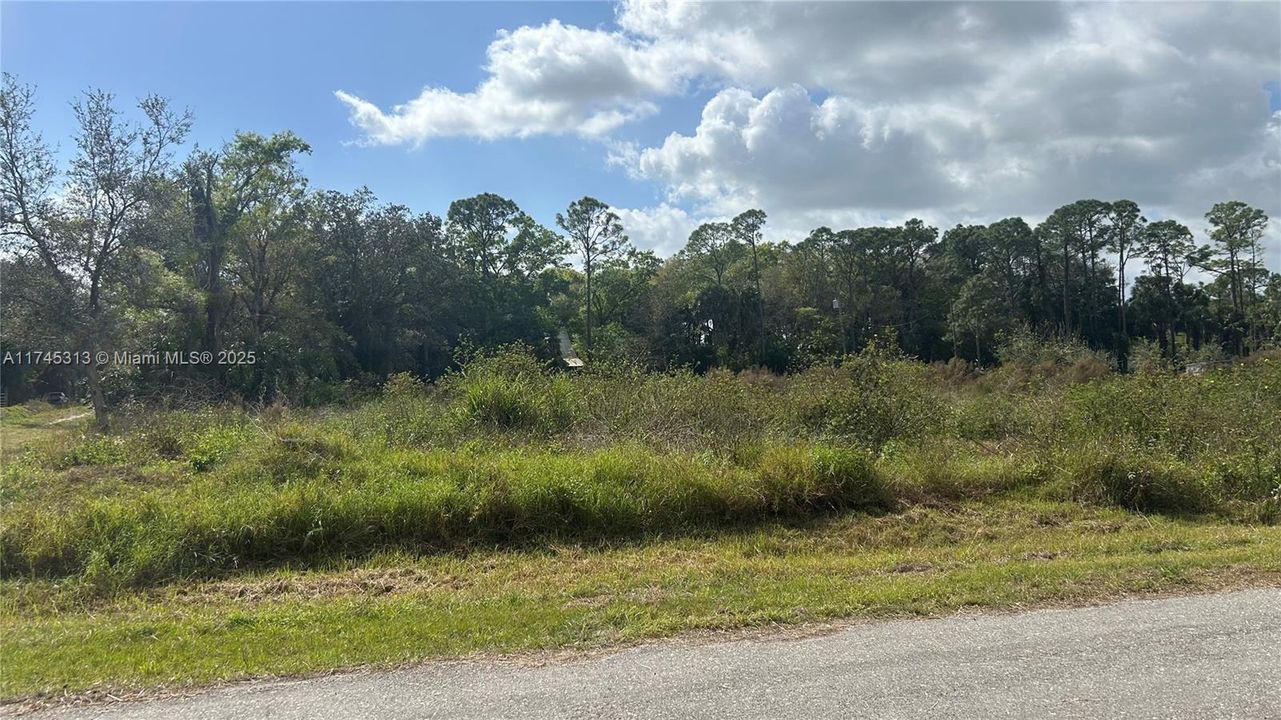 Vendido Recientemente: $285,000 (1.48 acres)