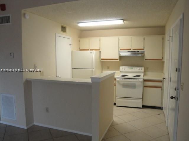 For Sale: $165,000 (1 beds, 1 baths, 600 Square Feet)