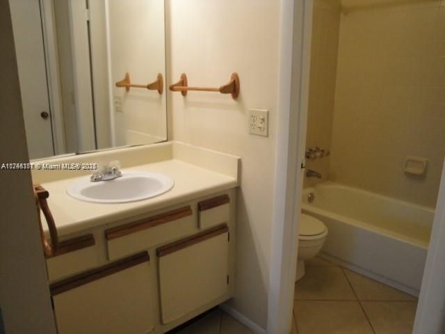 For Sale: $165,000 (1 beds, 1 baths, 600 Square Feet)