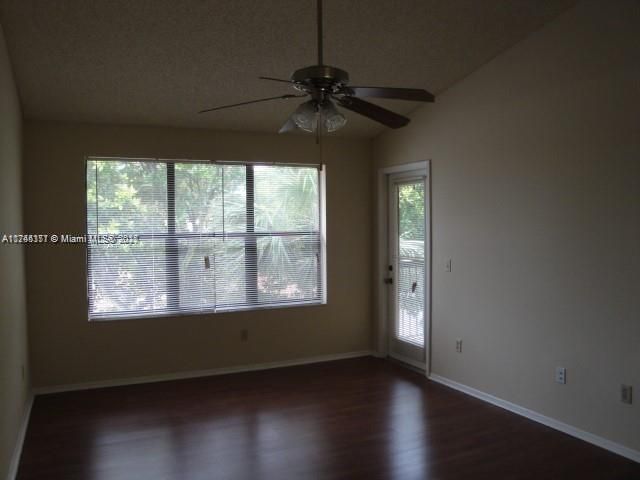 For Sale: $165,000 (1 beds, 1 baths, 600 Square Feet)