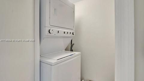 待售: $1,149,000 (2 贝兹, 2 浴室, 1423 平方英尺)