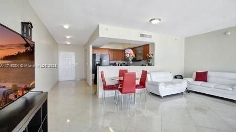 待售: $1,149,000 (2 贝兹, 2 浴室, 1423 平方英尺)