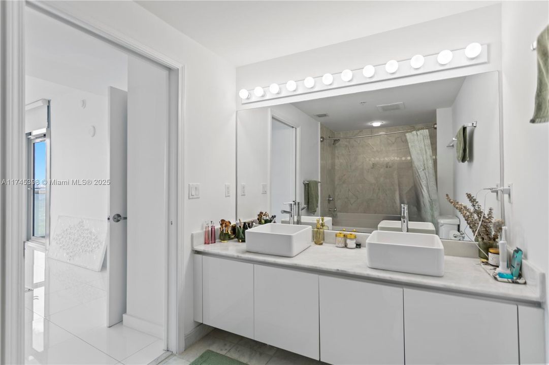 最近售出: $560,000 (1 贝兹, 1 浴室, 773 平方英尺)