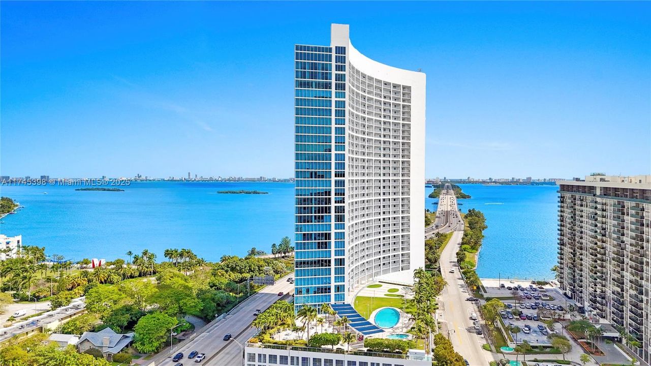 最近售出: $560,000 (1 贝兹, 1 浴室, 773 平方英尺)