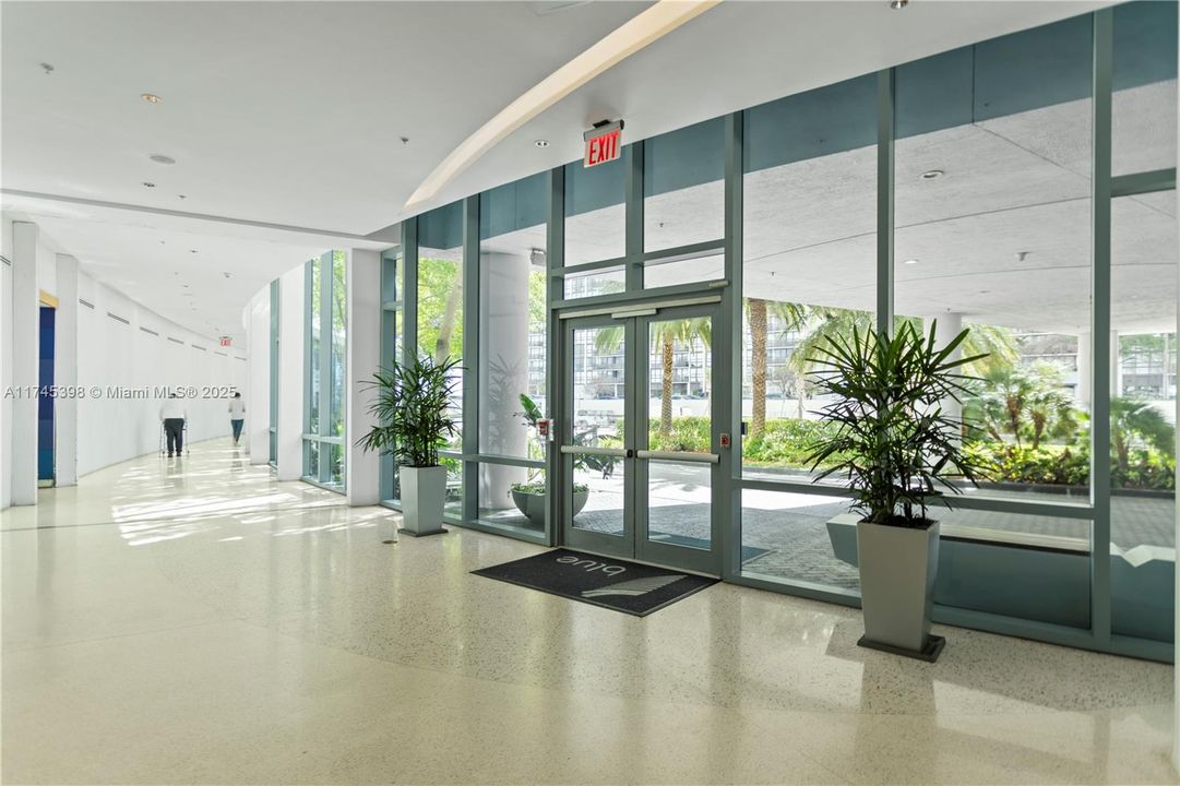 最近售出: $560,000 (1 贝兹, 1 浴室, 773 平方英尺)