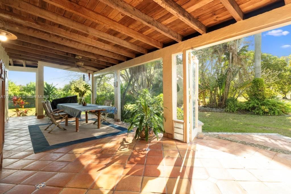 待售: $1,099,800 (3 贝兹, 2 浴室, 1982 平方英尺)