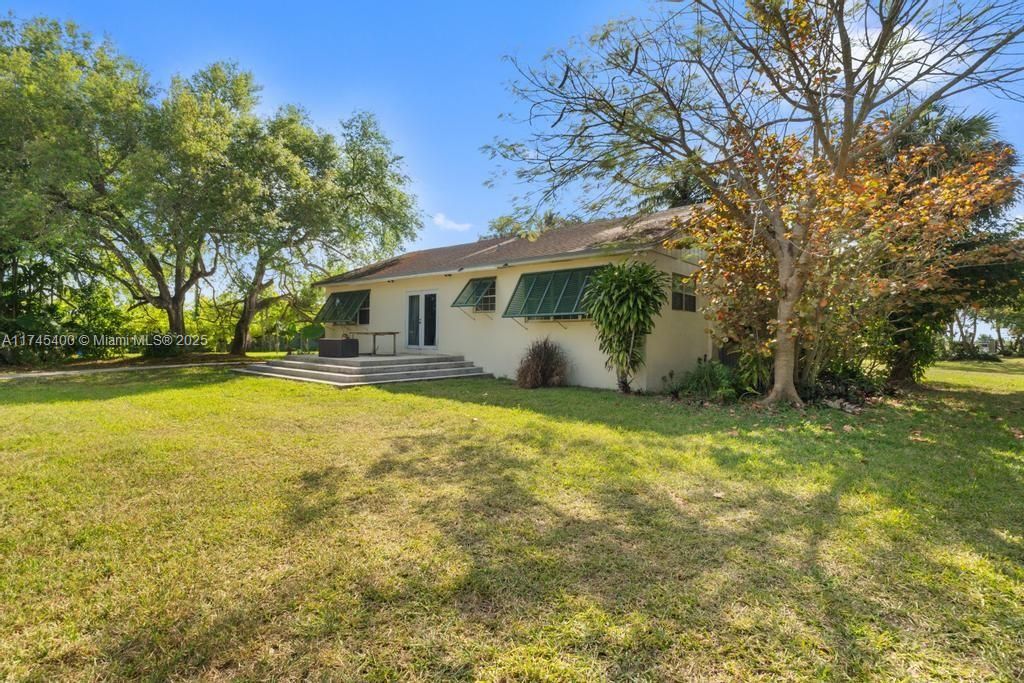 待售: $1,099,800 (3 贝兹, 2 浴室, 1982 平方英尺)