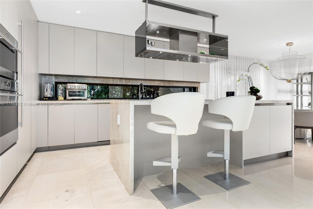 Recently Rented: $75,000 (4 beds, 4 baths, 3629 Square Feet)