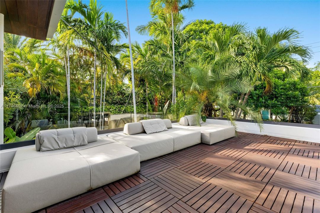 Recently Rented: $75,000 (4 beds, 4 baths, 3629 Square Feet)