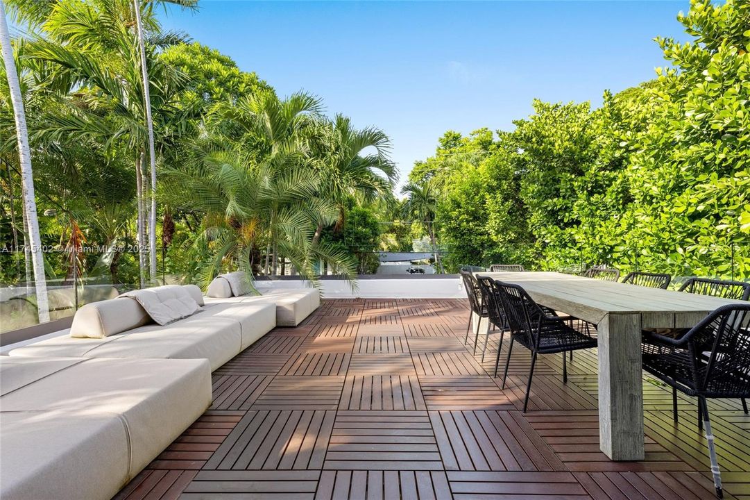 Recently Rented: $75,000 (4 beds, 4 baths, 3629 Square Feet)