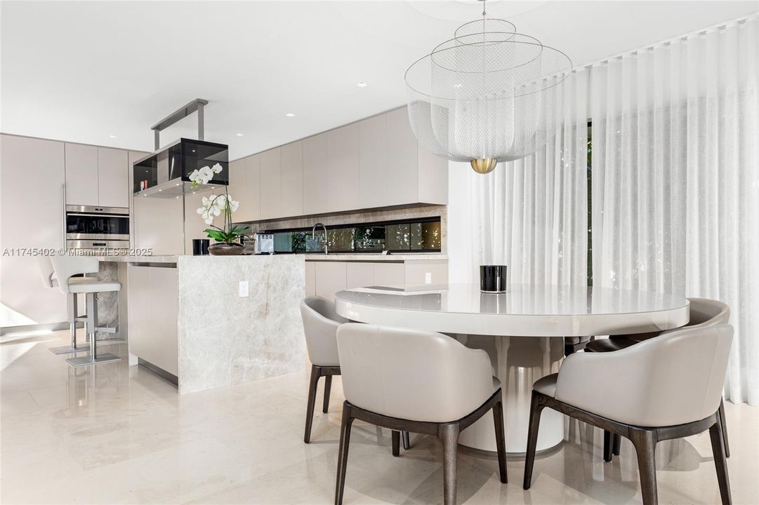 Recently Rented: $75,000 (4 beds, 4 baths, 3629 Square Feet)