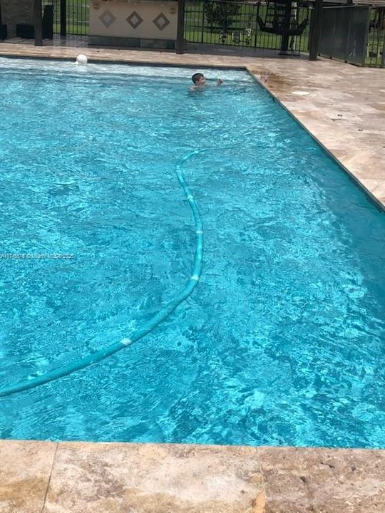 En Venta: $1,699,999 (3 camas, 2 baños, 2372 Pies cuadrados)