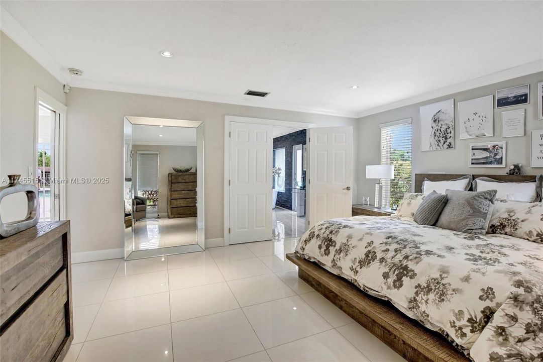 En Venta: $1,699,999 (3 camas, 2 baños, 2372 Pies cuadrados)