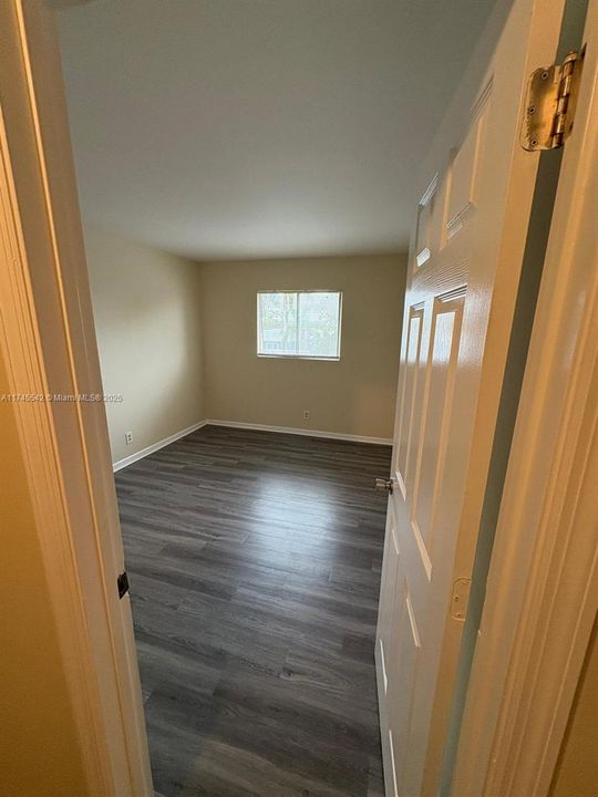 For Sale: $289,900 (3 beds, 2 baths, 1403 Square Feet)