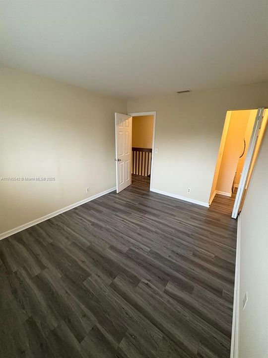 For Sale: $289,900 (3 beds, 2 baths, 1403 Square Feet)