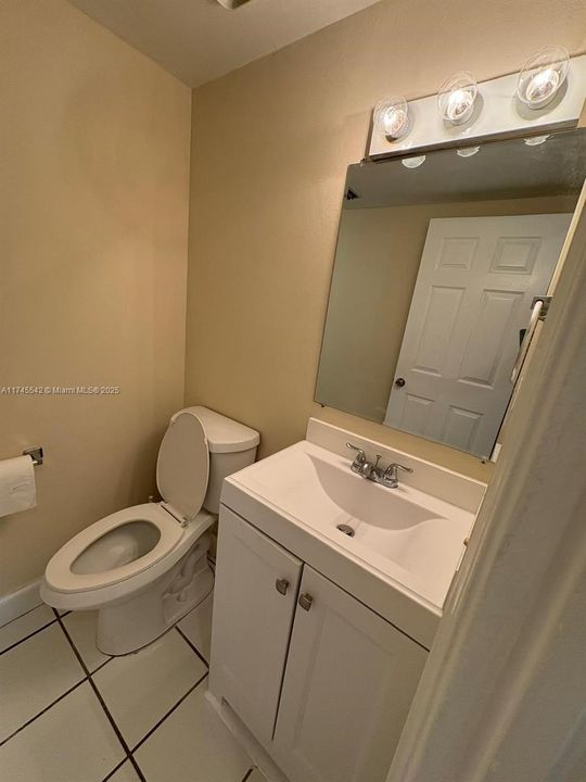 For Sale: $289,900 (3 beds, 2 baths, 1403 Square Feet)