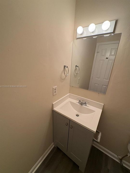 For Sale: $289,900 (3 beds, 2 baths, 1403 Square Feet)