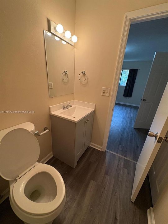 For Sale: $289,900 (3 beds, 2 baths, 1403 Square Feet)