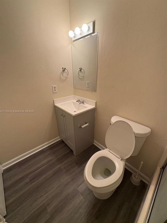 For Sale: $289,900 (3 beds, 2 baths, 1403 Square Feet)