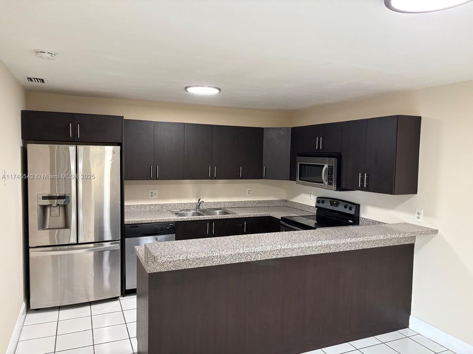 For Sale: $289,900 (3 beds, 2 baths, 1403 Square Feet)