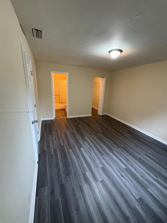 For Sale: $289,900 (3 beds, 2 baths, 1403 Square Feet)