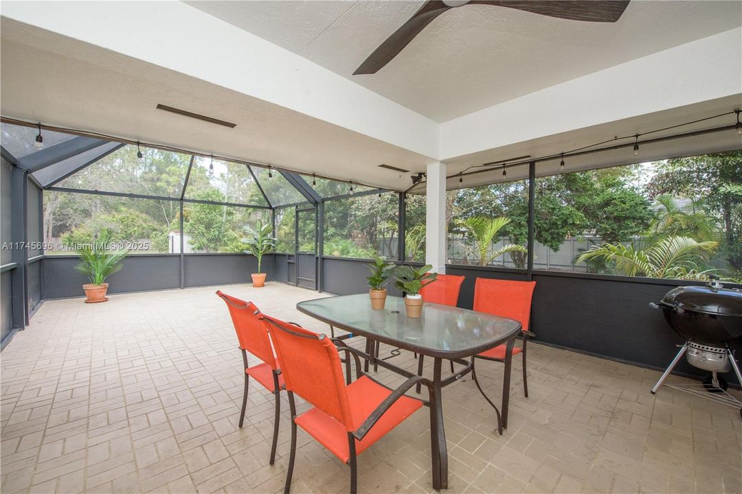 待售: $999,900 (4 贝兹, 2 浴室, 2890 平方英尺)