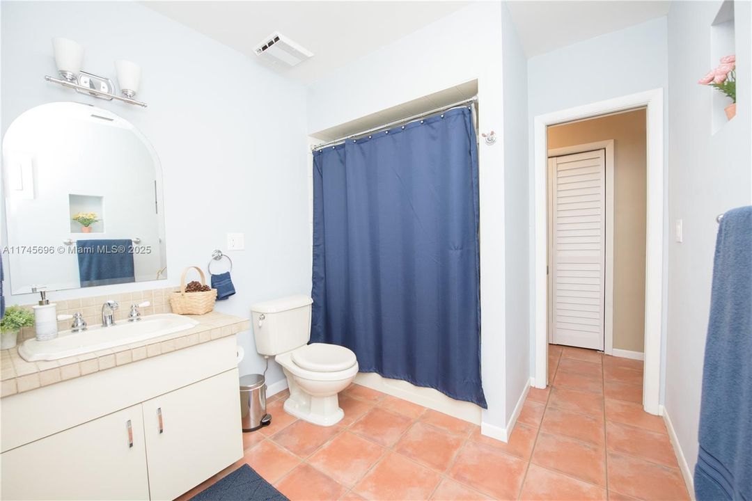 待售: $999,900 (4 贝兹, 2 浴室, 2890 平方英尺)