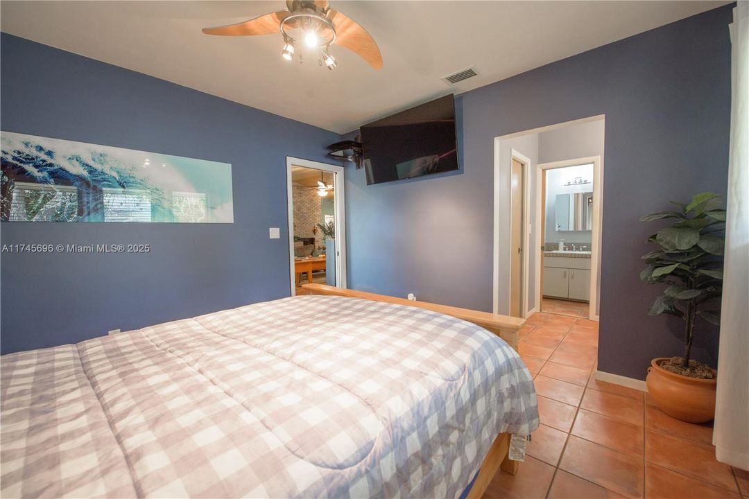 待售: $999,900 (4 贝兹, 2 浴室, 2890 平方英尺)