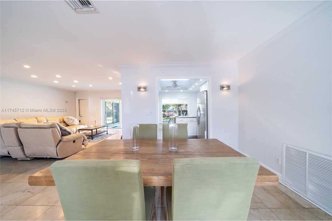 Recently Rented: $8,500 (3 beds, 2 baths, 2247 Square Feet)