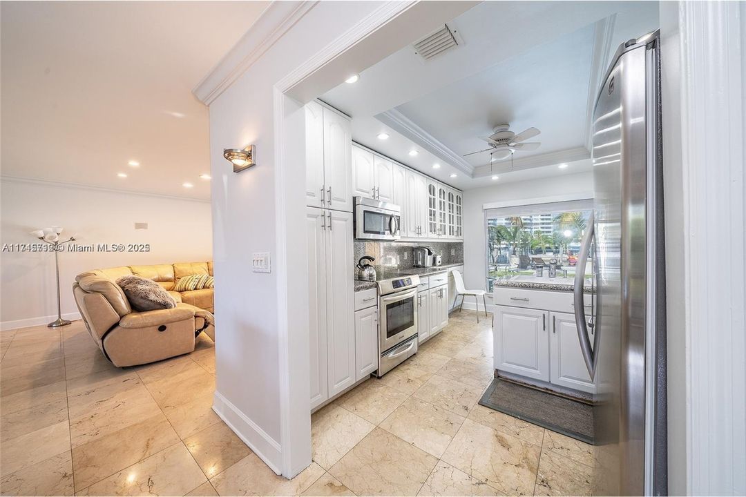 Recently Rented: $8,500 (3 beds, 2 baths, 2247 Square Feet)