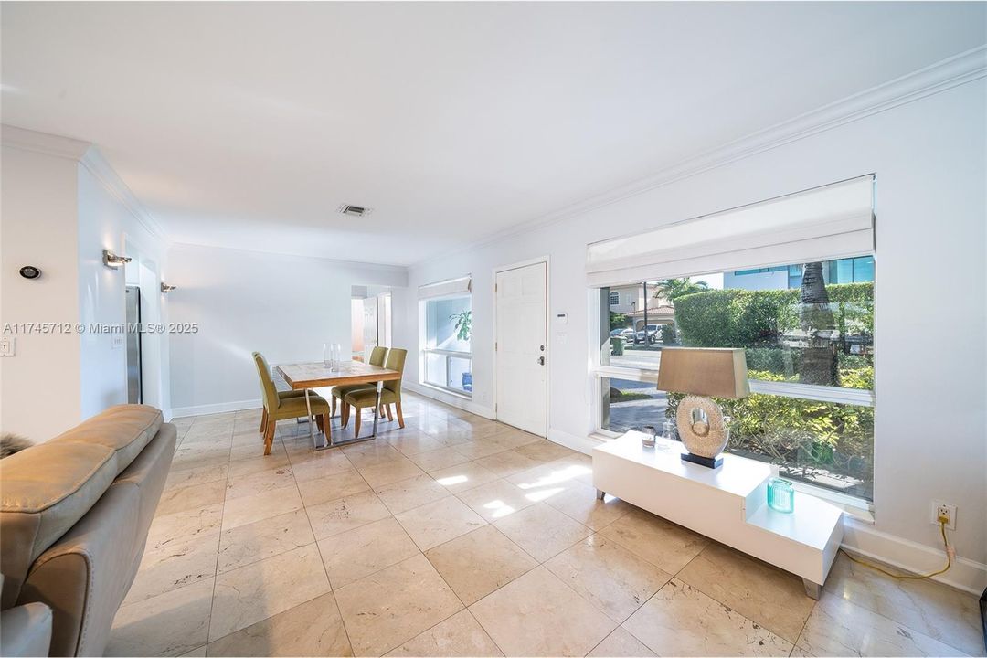 Recently Rented: $8,500 (3 beds, 2 baths, 2247 Square Feet)