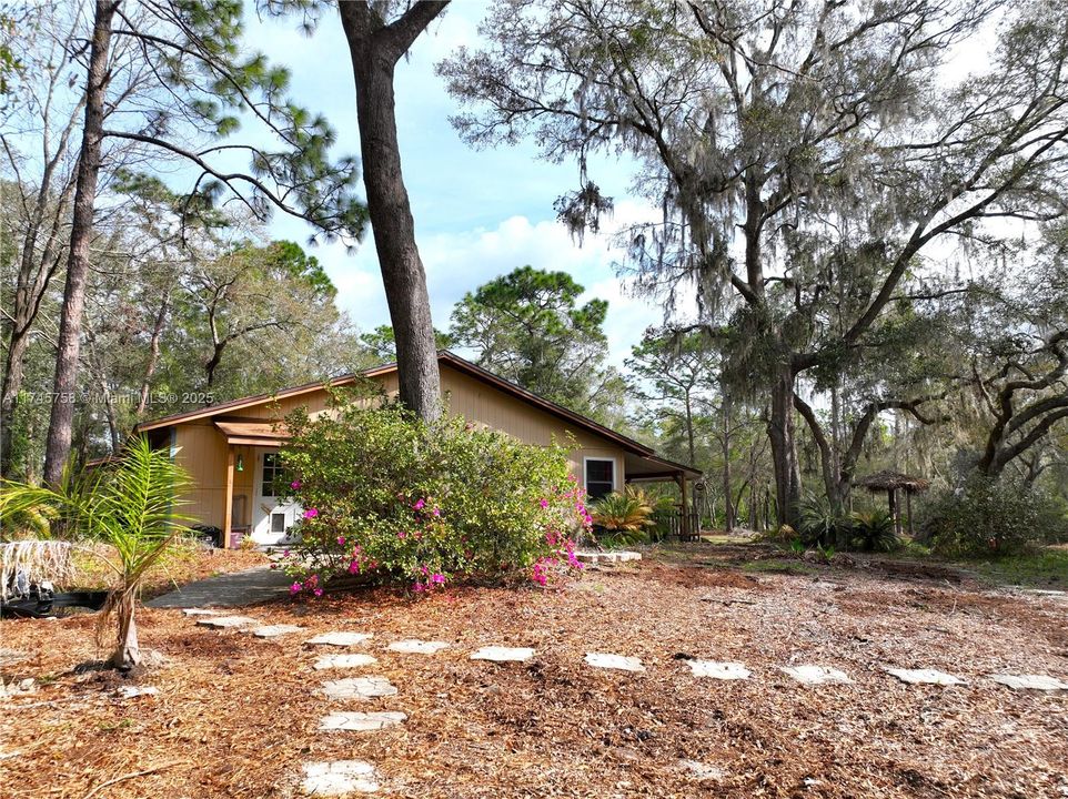 待售: $549,900 (3 贝兹, 2 浴室, 0 平方英尺)