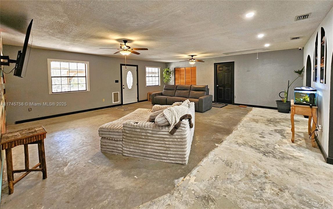 待售: $549,900 (3 贝兹, 2 浴室, 0 平方英尺)