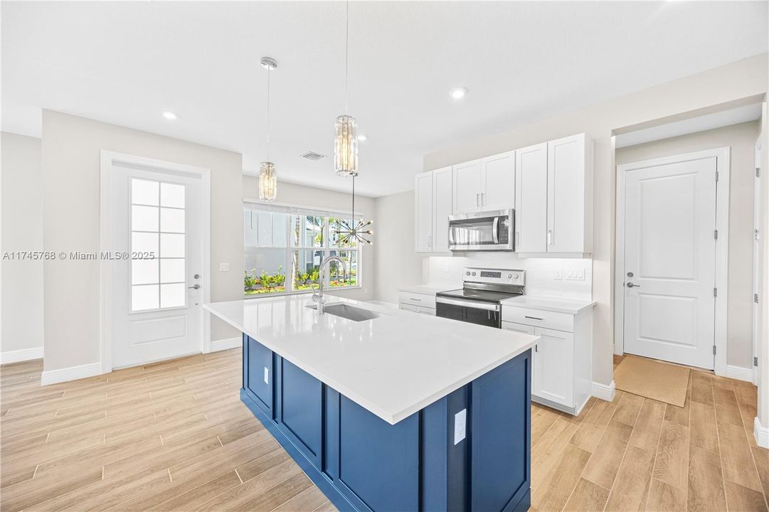 Recently Rented: $3,400 (3 beds, 2 baths, 0 Square Feet)