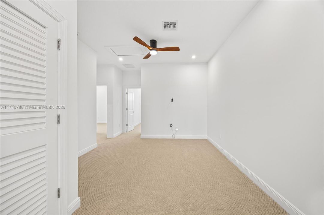 Recently Rented: $3,400 (3 beds, 2 baths, 0 Square Feet)
