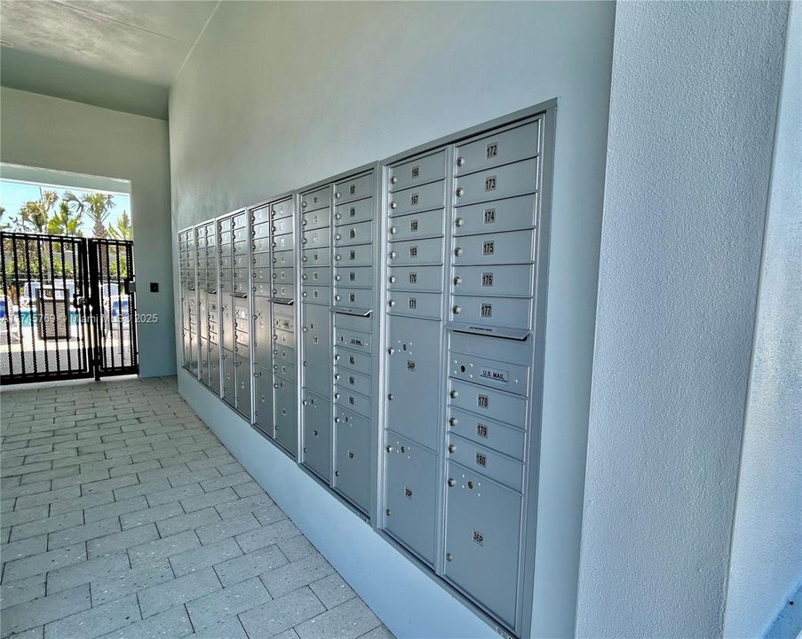 Mail box