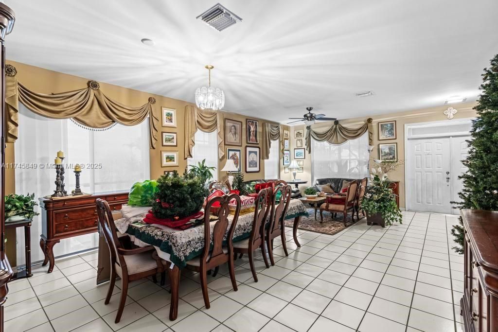 Recently Sold: $650,000 (4 beds, 2 baths, 2885 Square Feet)