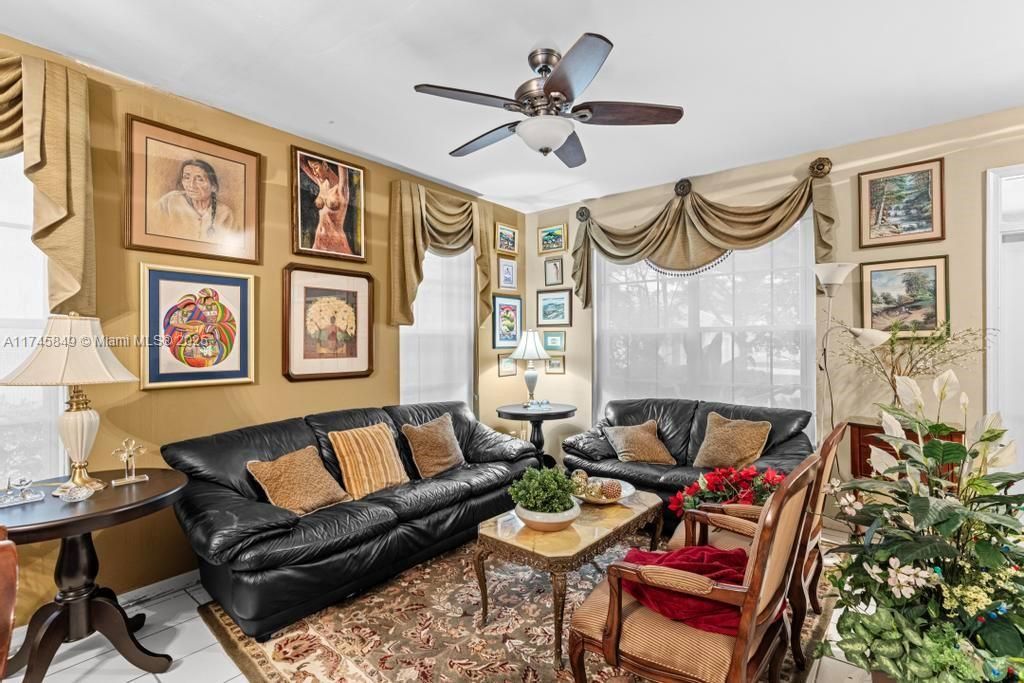 Recently Sold: $650,000 (4 beds, 2 baths, 2885 Square Feet)