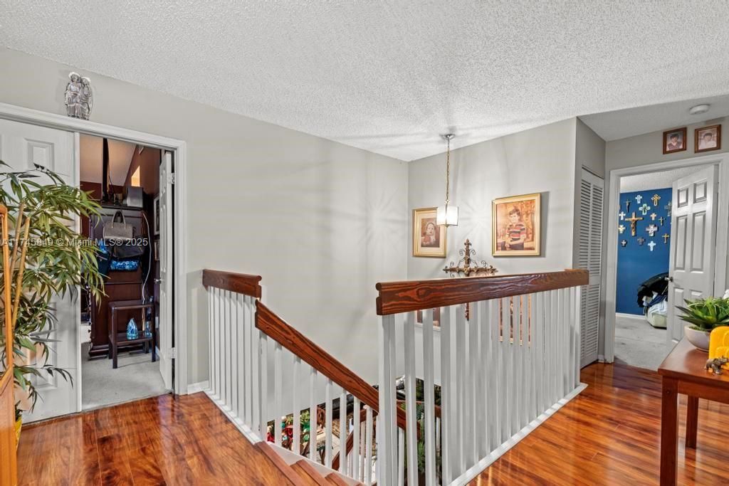 Recently Sold: $650,000 (4 beds, 2 baths, 2885 Square Feet)