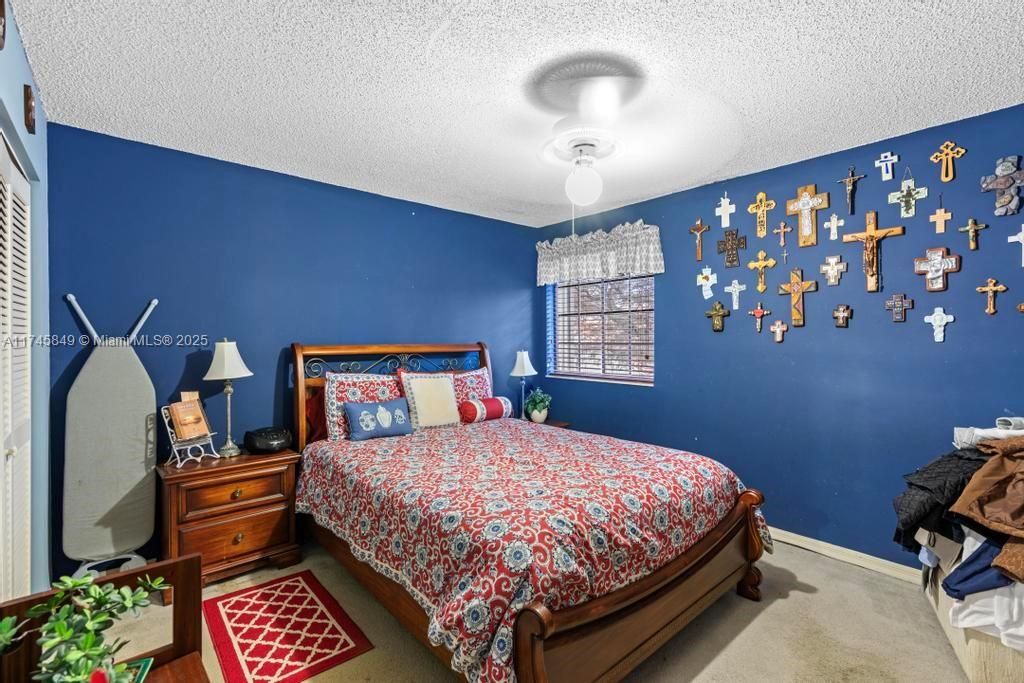 Recently Sold: $650,000 (4 beds, 2 baths, 2885 Square Feet)