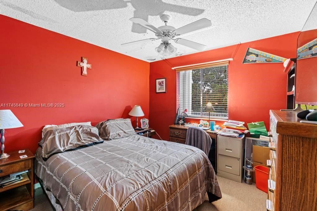 Recently Sold: $650,000 (4 beds, 2 baths, 2885 Square Feet)