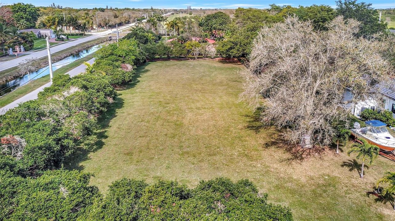 En Venta: $849,000 (1.44 acres)