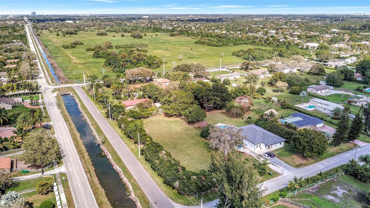 En Venta: $849,000 (1.44 acres)