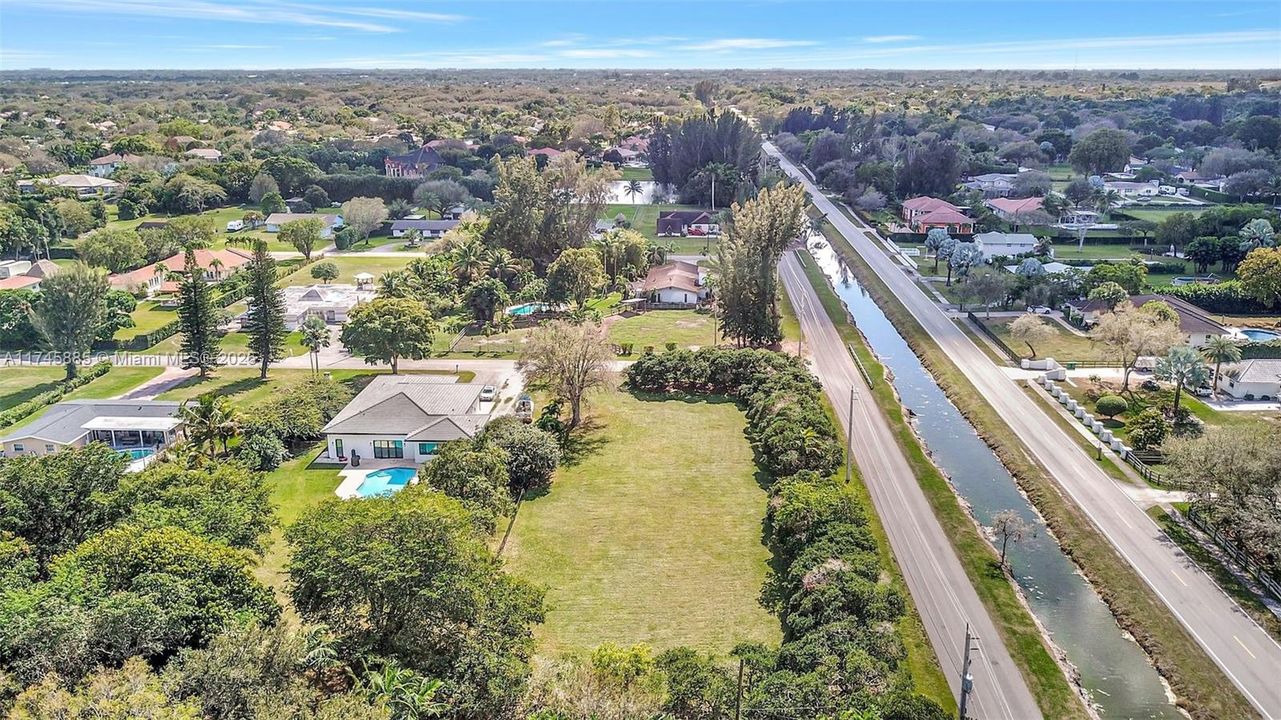 En Venta: $849,000 (1.44 acres)